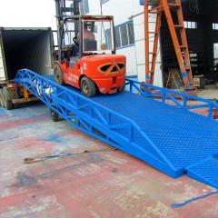 移動(dòng)登車橋施工現(xiàn)場 移動(dòng)登車橋施工現(xiàn)場